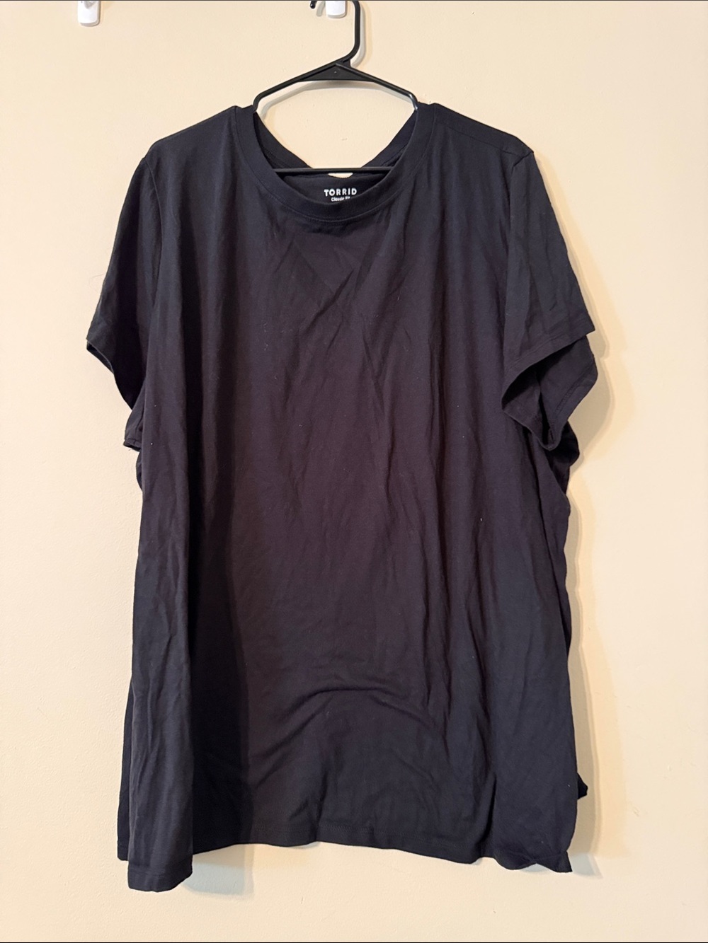 torrid Dark Grey Short-Sleeve Crewneck Tee - Women's